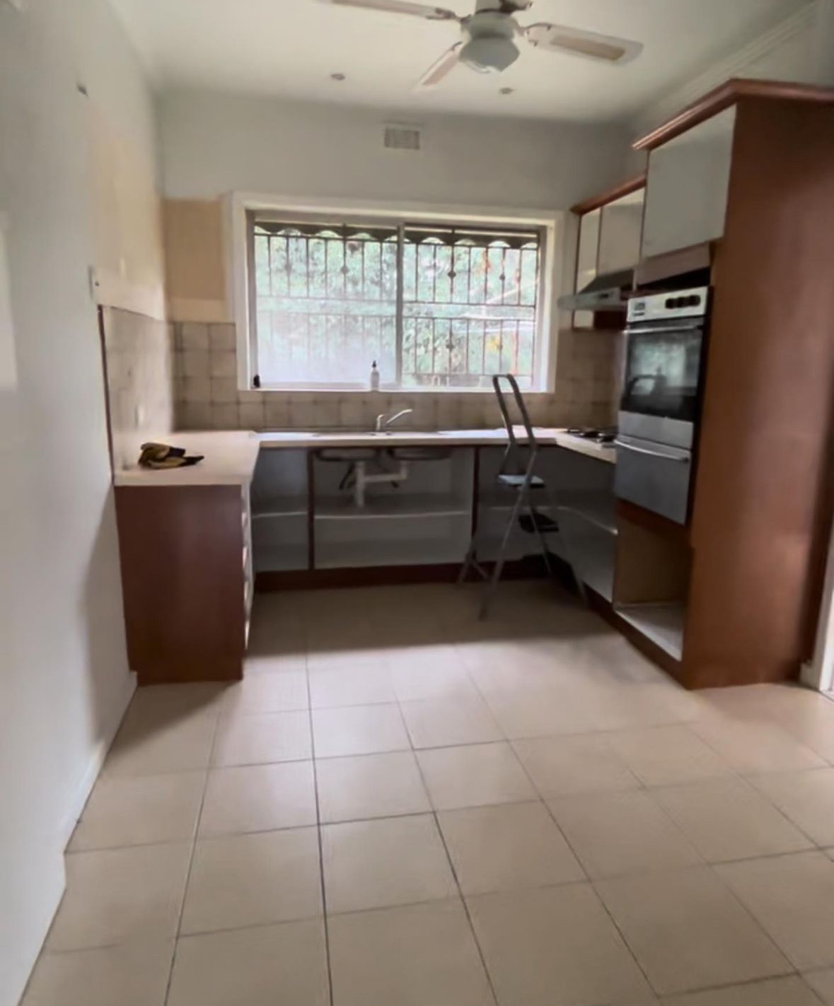tharratt st kitchen renovation - before