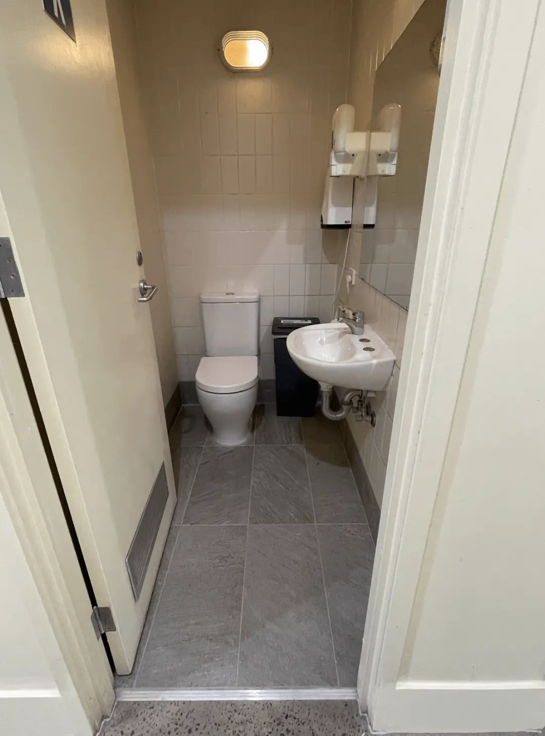 bulleen plaza medical centre - restroom refresh