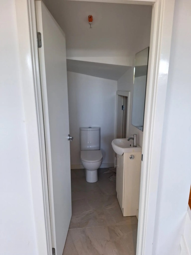 elm street bathroom renovation before