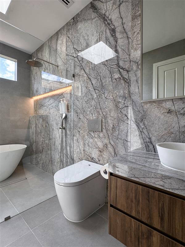 como avenue main bathroom renovation