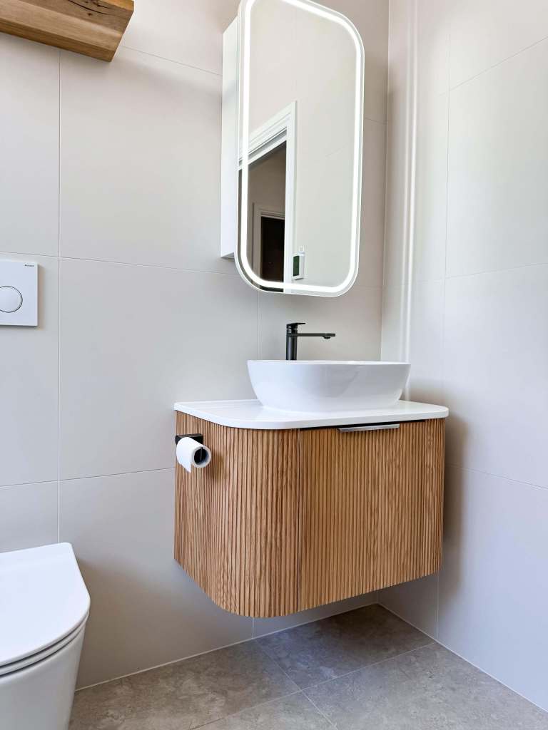 dery st northcote main bathroom