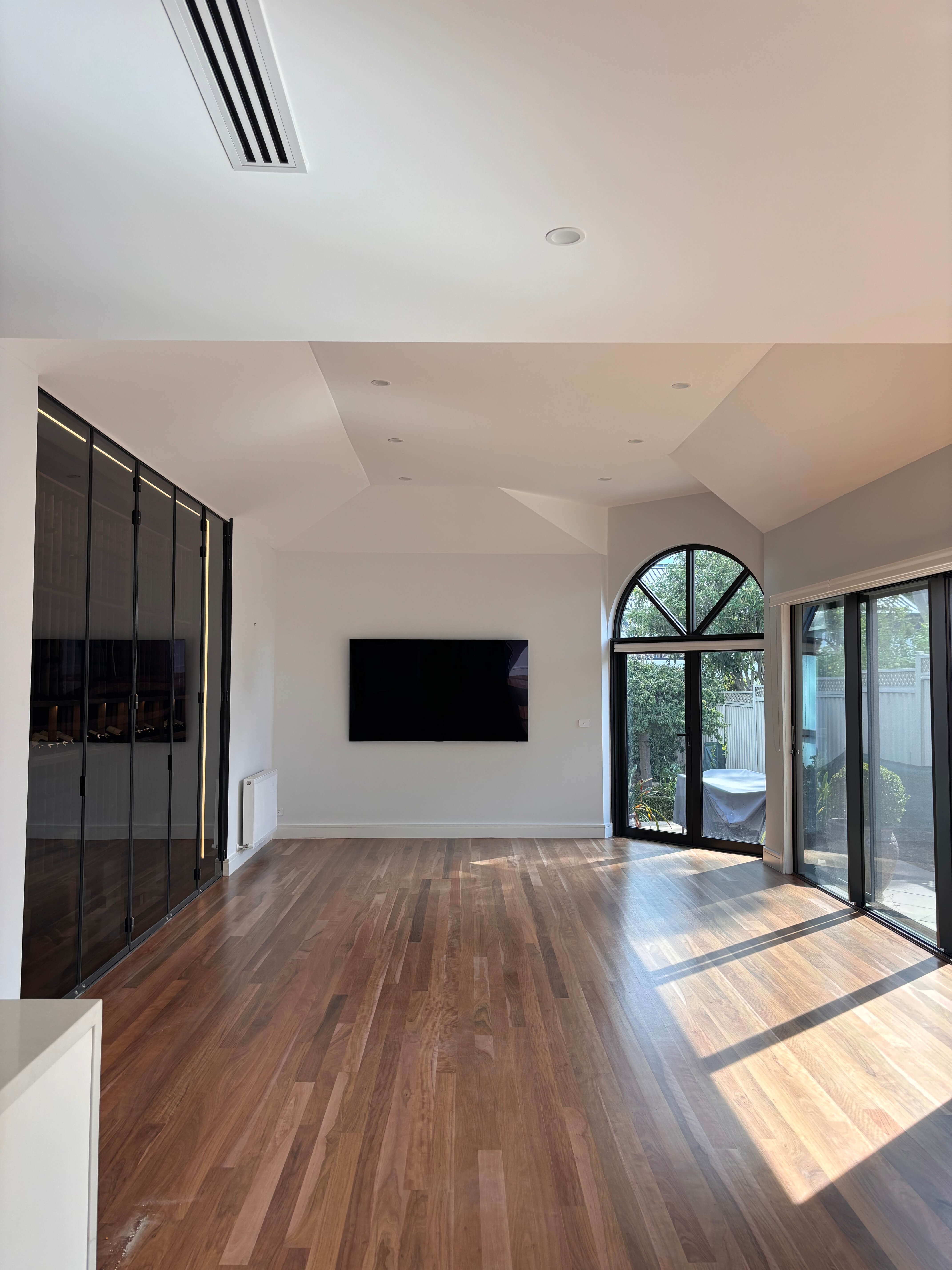 como avenue wine cellar