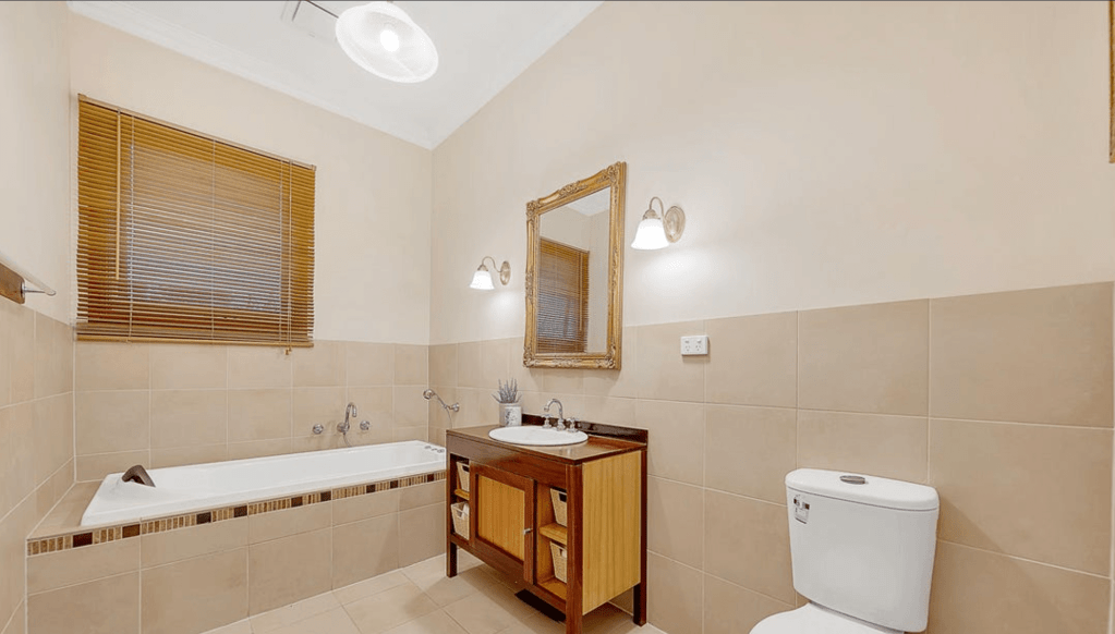 derby st bathroom renovation before