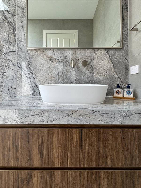 como avenue main bathroom renovation