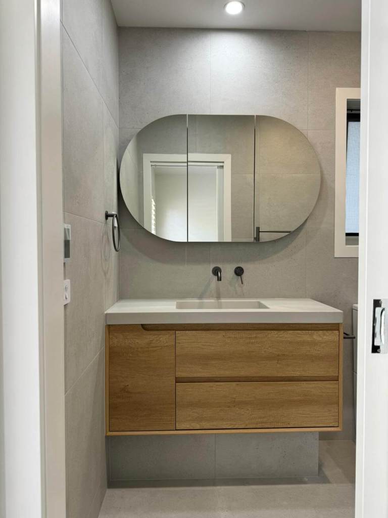 205 Bastings Ensuite Vanity
