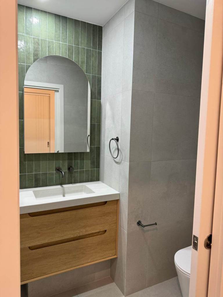 205 Bastings Street Main Bath Left