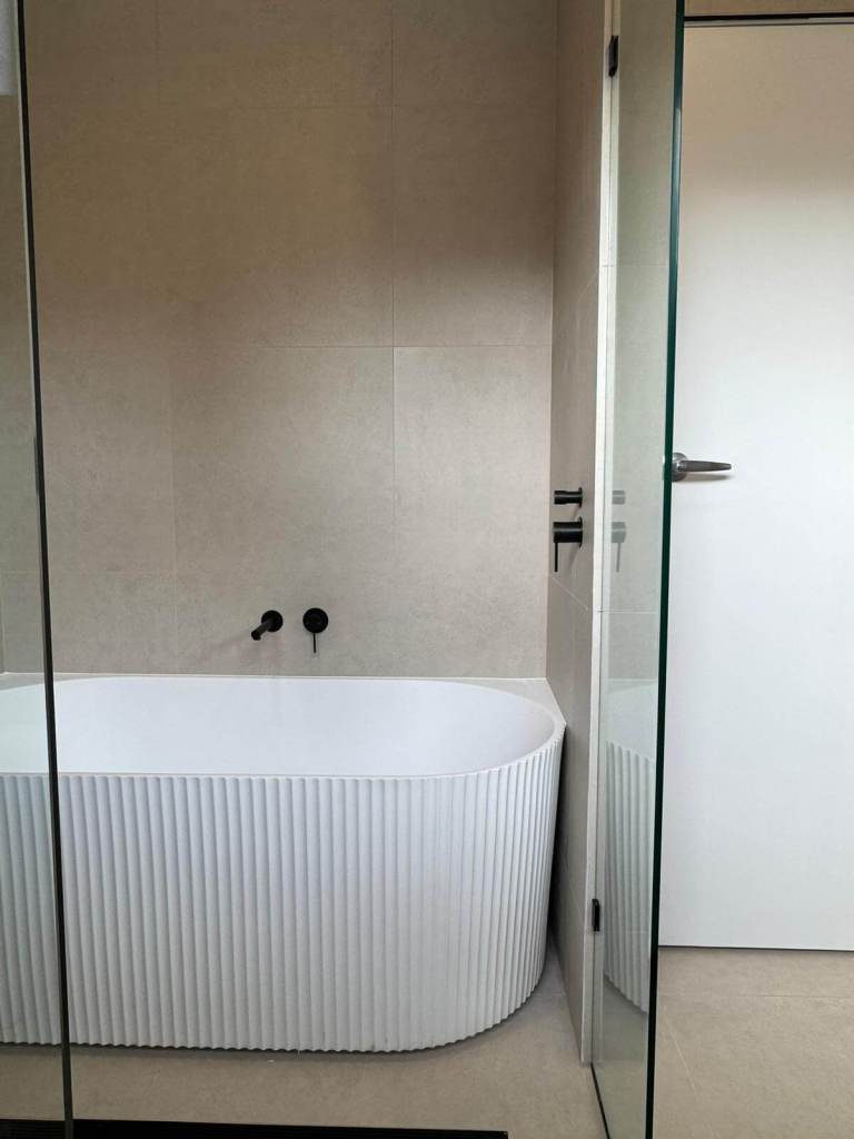 251 Mitcham Road After Main Bath Tub Portrait 2