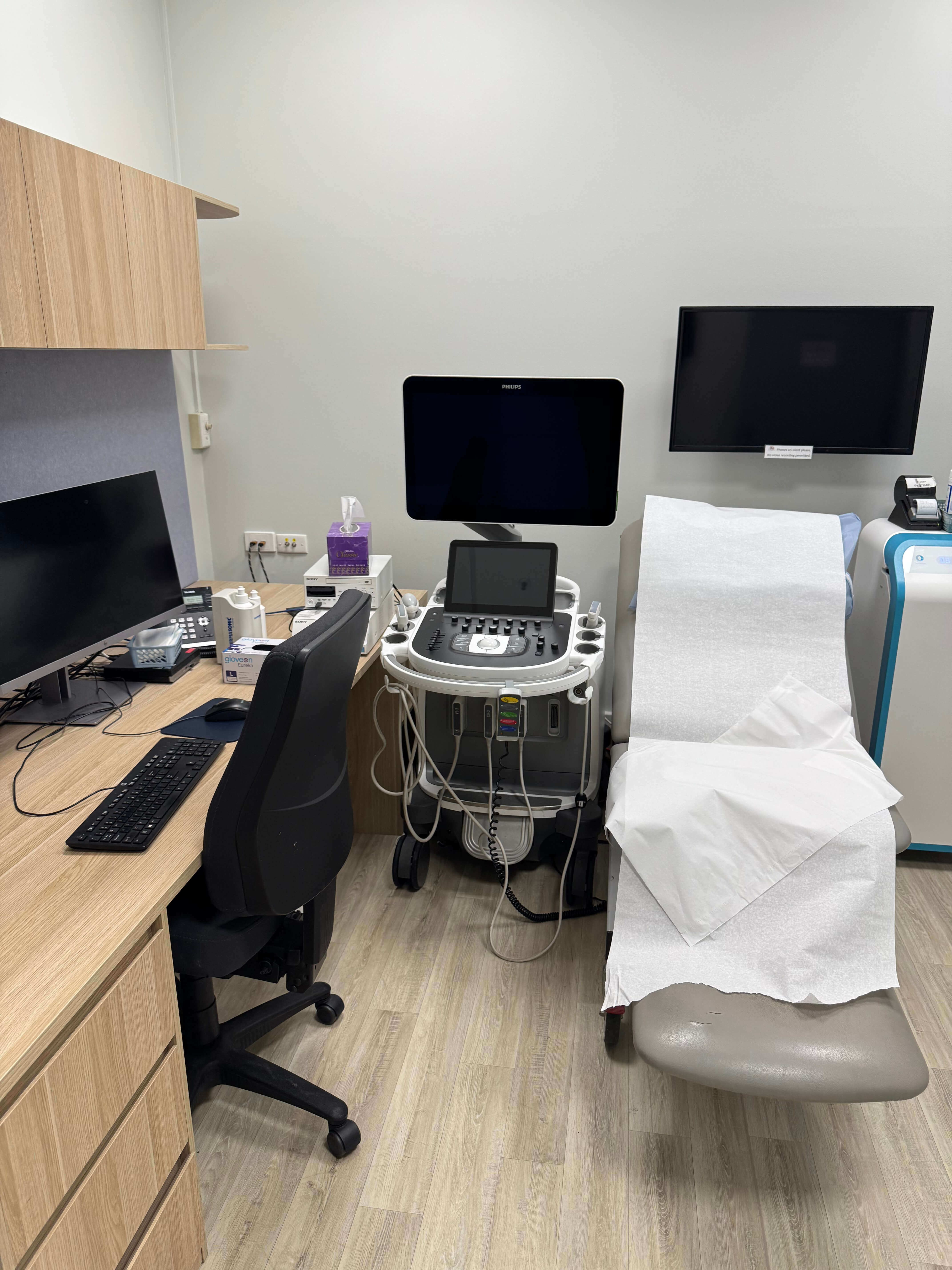 WUME Epworth Clinical Room Bed