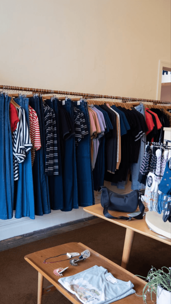 IDAH-After-Clothes Rack-3